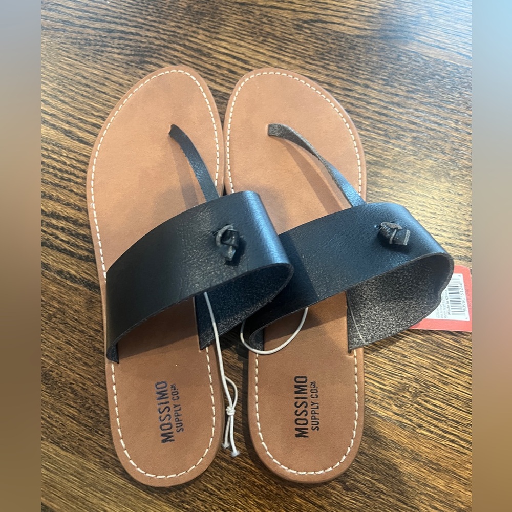 NWT Mossimo Supply Co. Black and Brown Flip-Flop Sandals